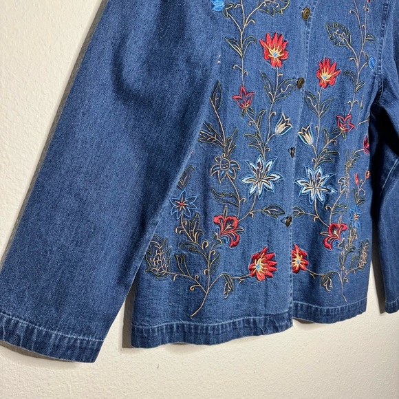 Talbots Embroidered Floral Denim shirt Jacket Cottagecore Top size small - Picture 3 of 9